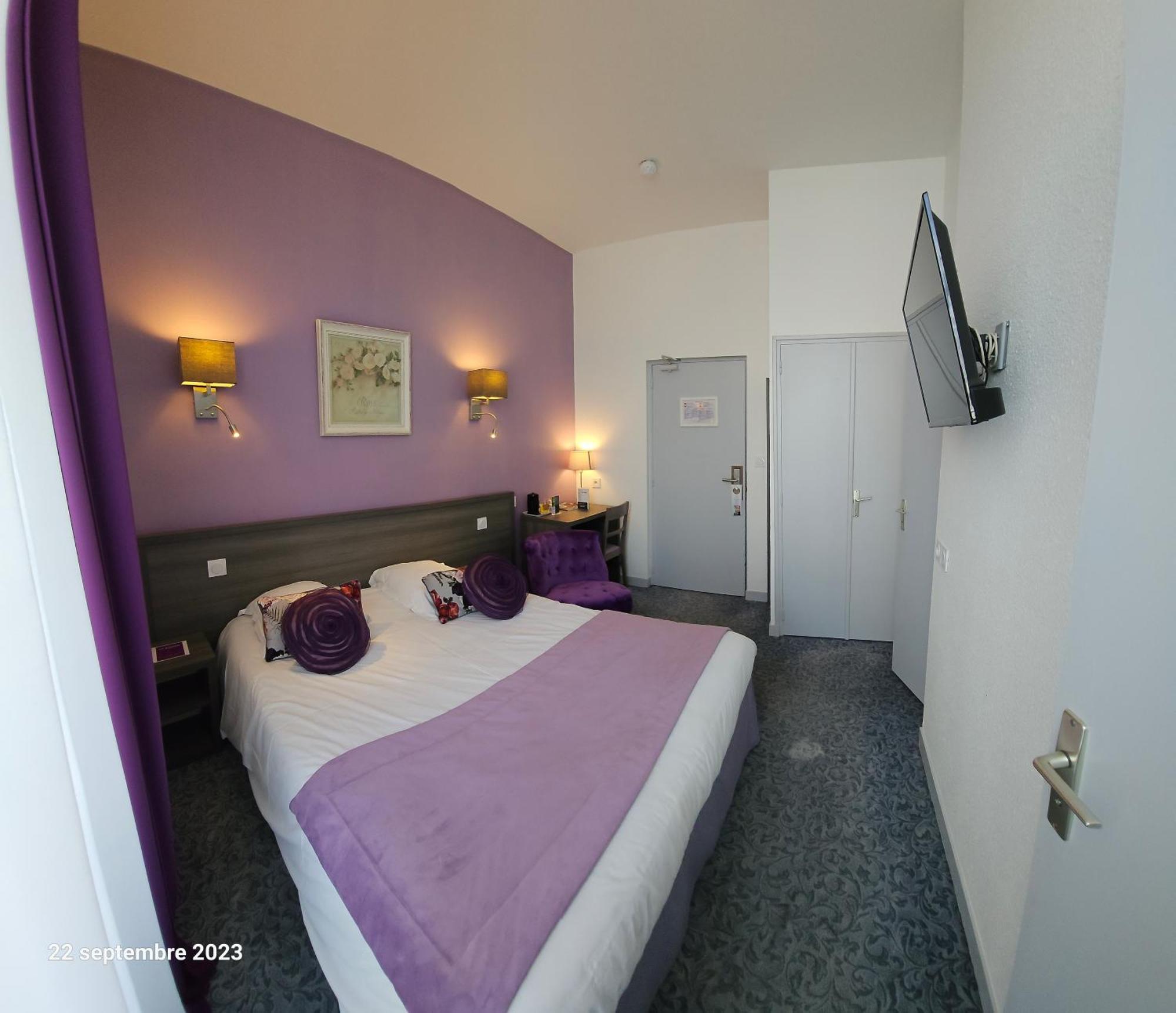 Hotel Le Rohan Charme Et Caractere 蓬蒂维 外观 照片