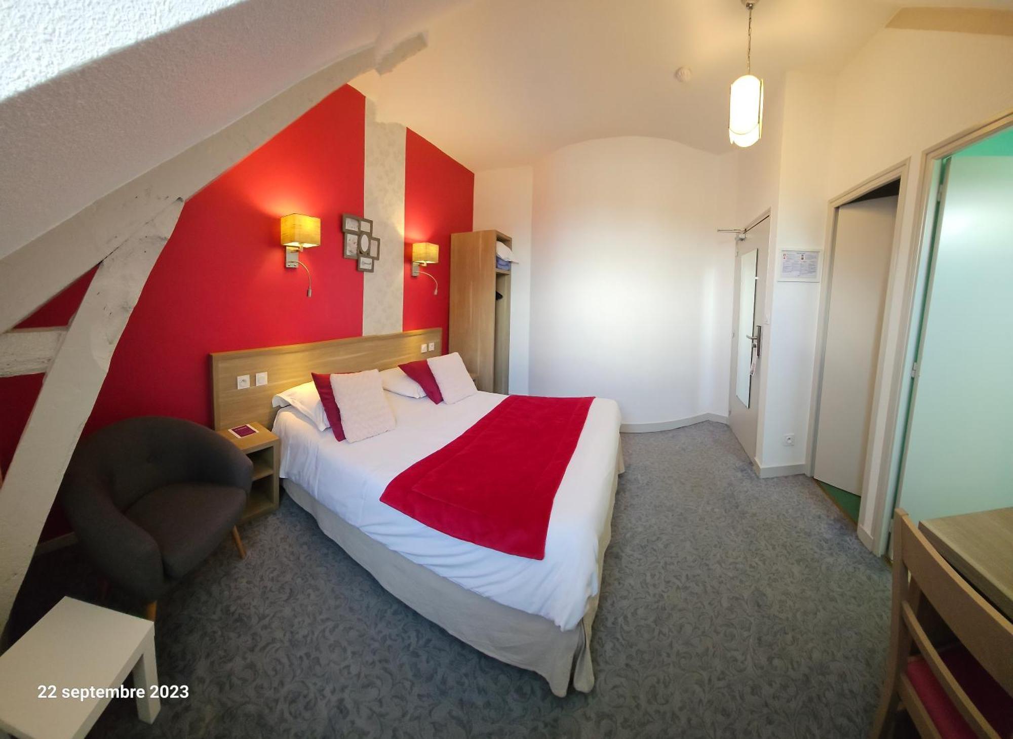Hotel Le Rohan Charme Et Caractere 蓬蒂维 外观 照片