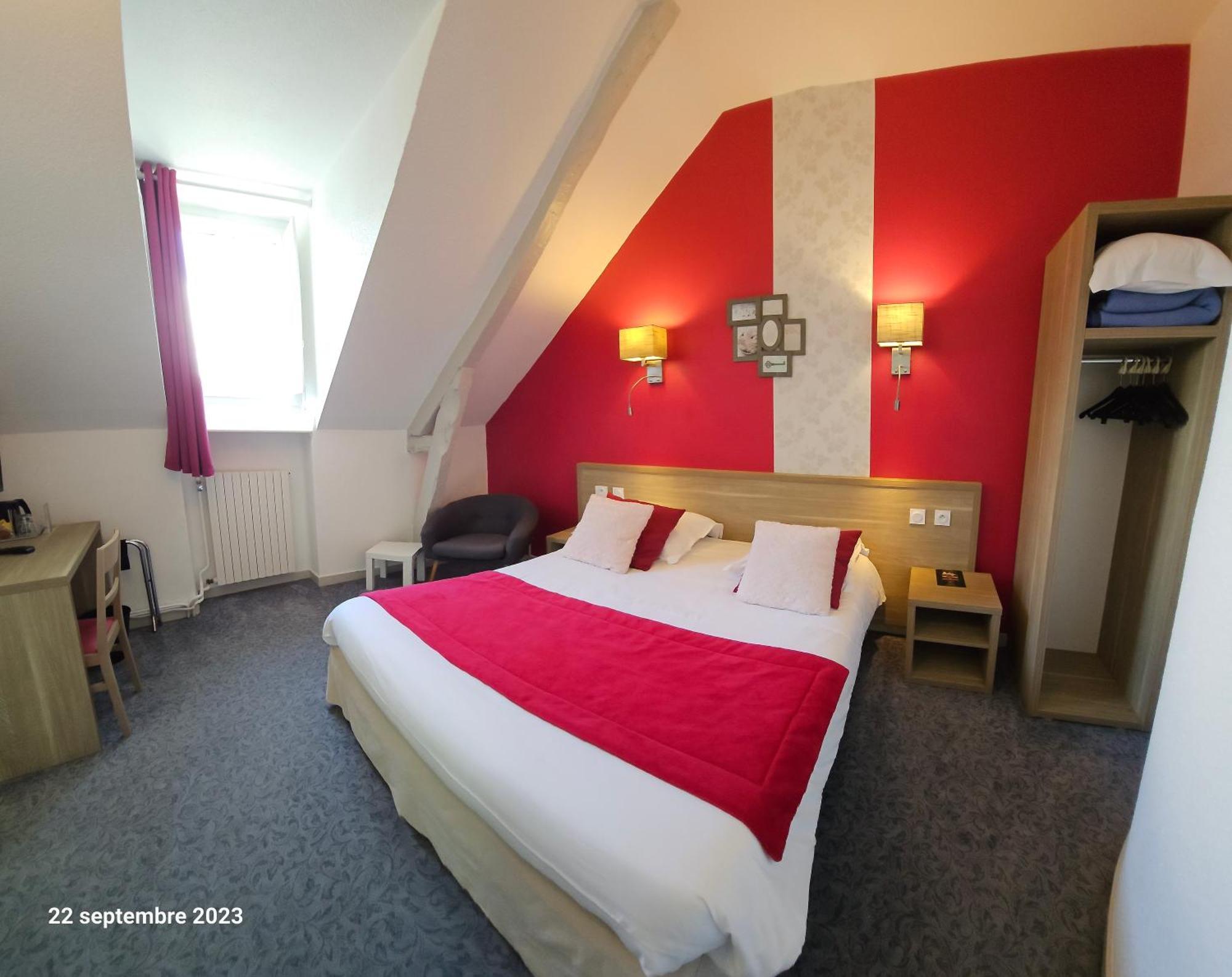 Hotel Le Rohan Charme Et Caractere 蓬蒂维 外观 照片