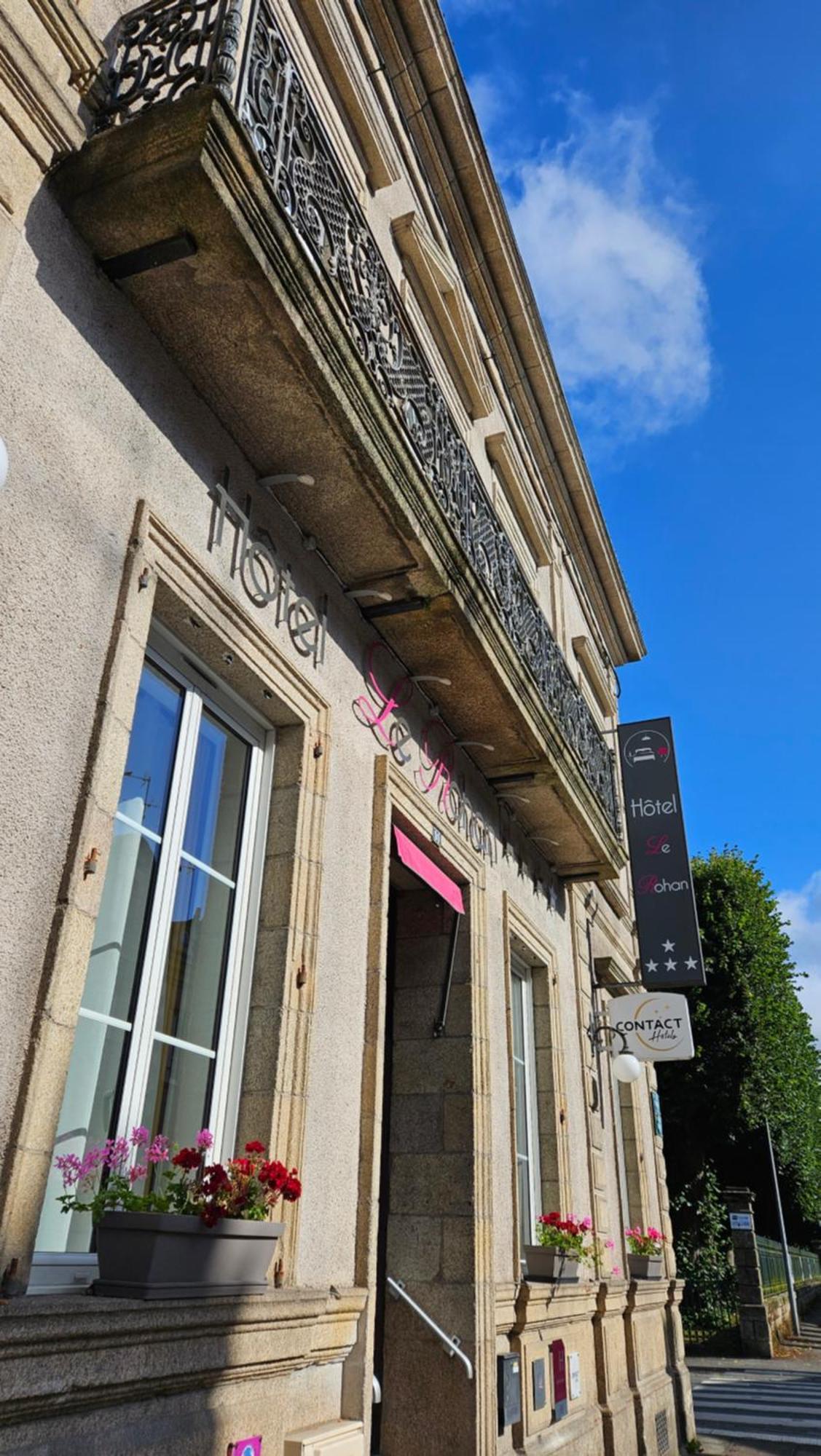 Hotel Le Rohan Charme Et Caractere 蓬蒂维 外观 照片